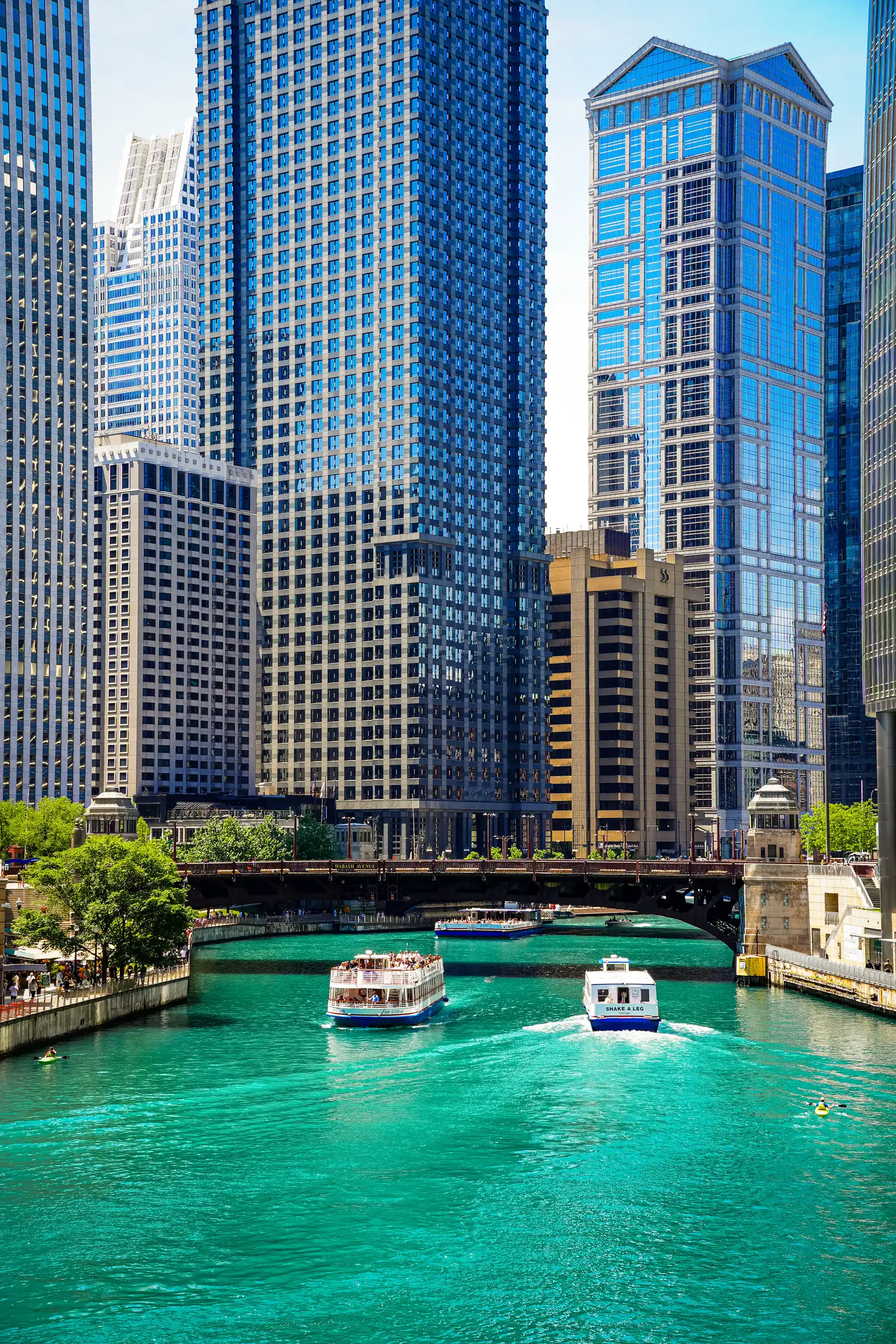 Capturing the azure essence of Chicago. Photo by Romain Charretteur.