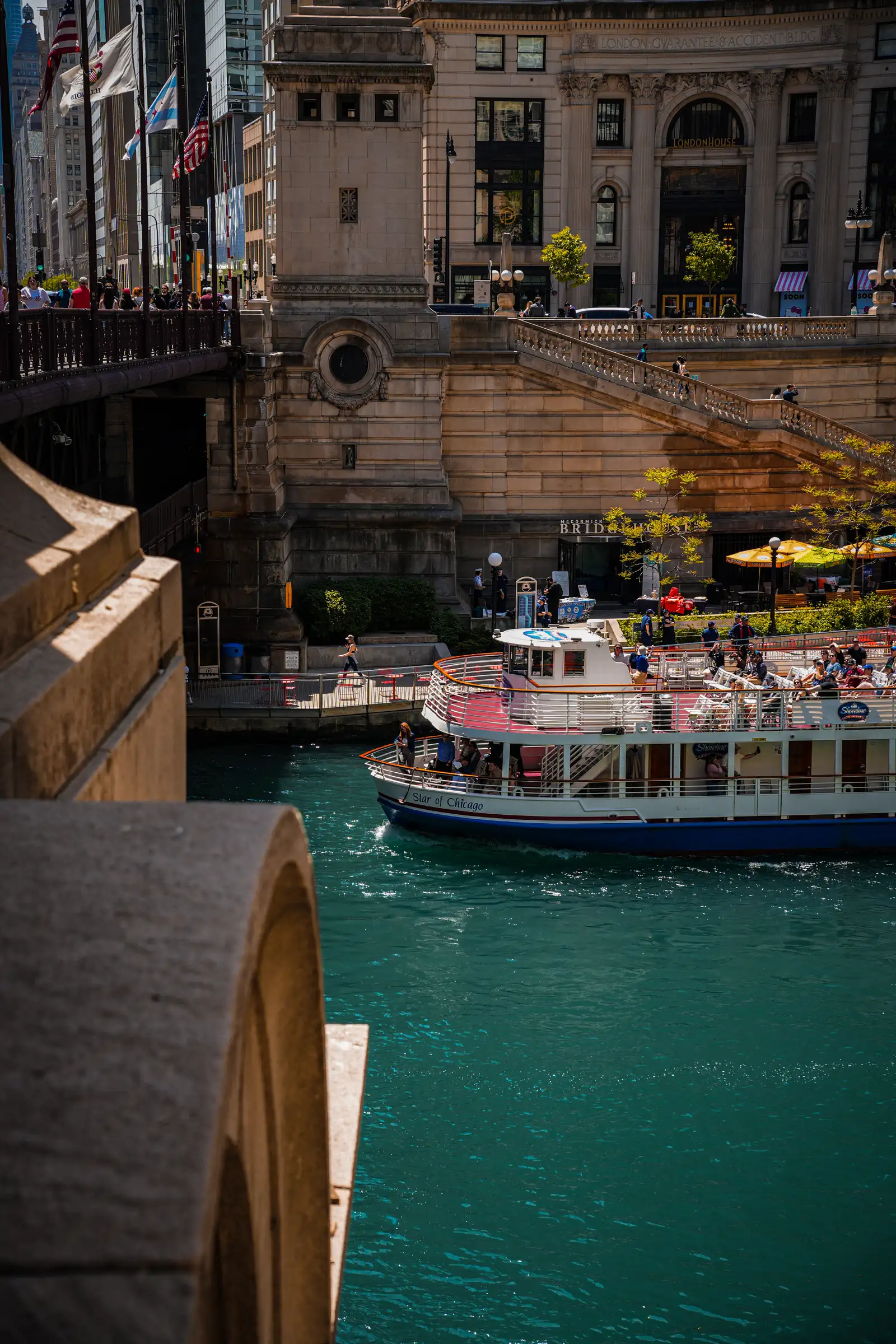 Capturing the aquatic essence of Chicago. Photo by Romain Charretteur.