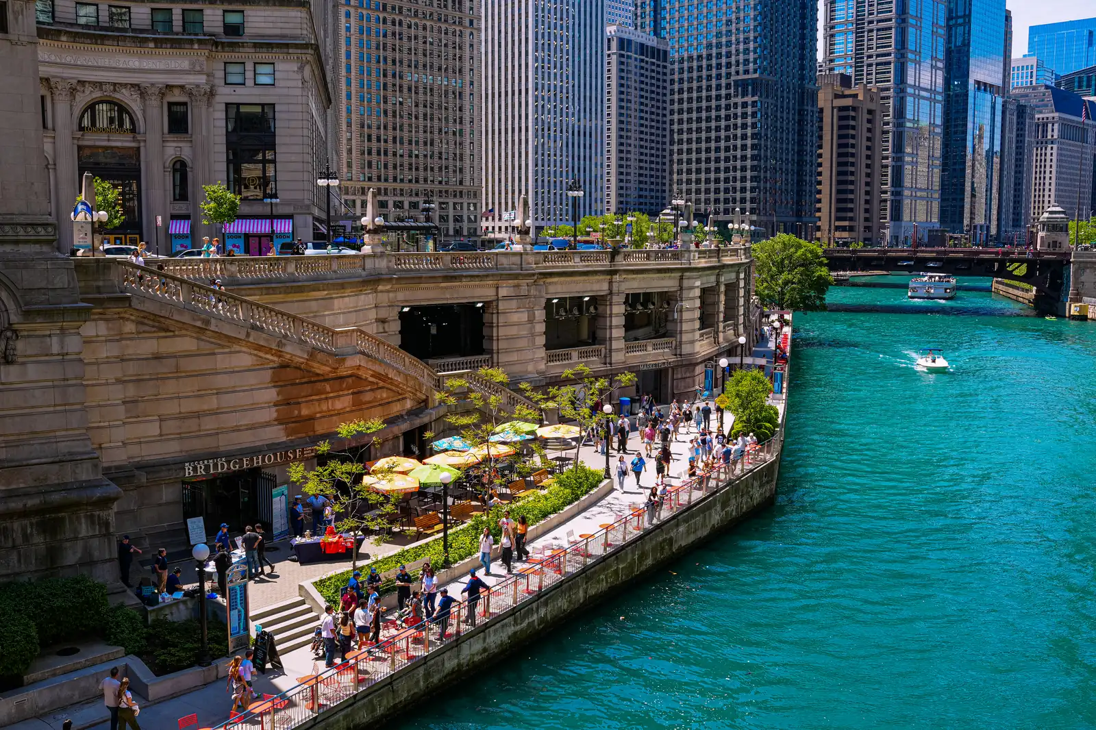 Visual exploration of Chicago, featuring a coastal aesthetic.