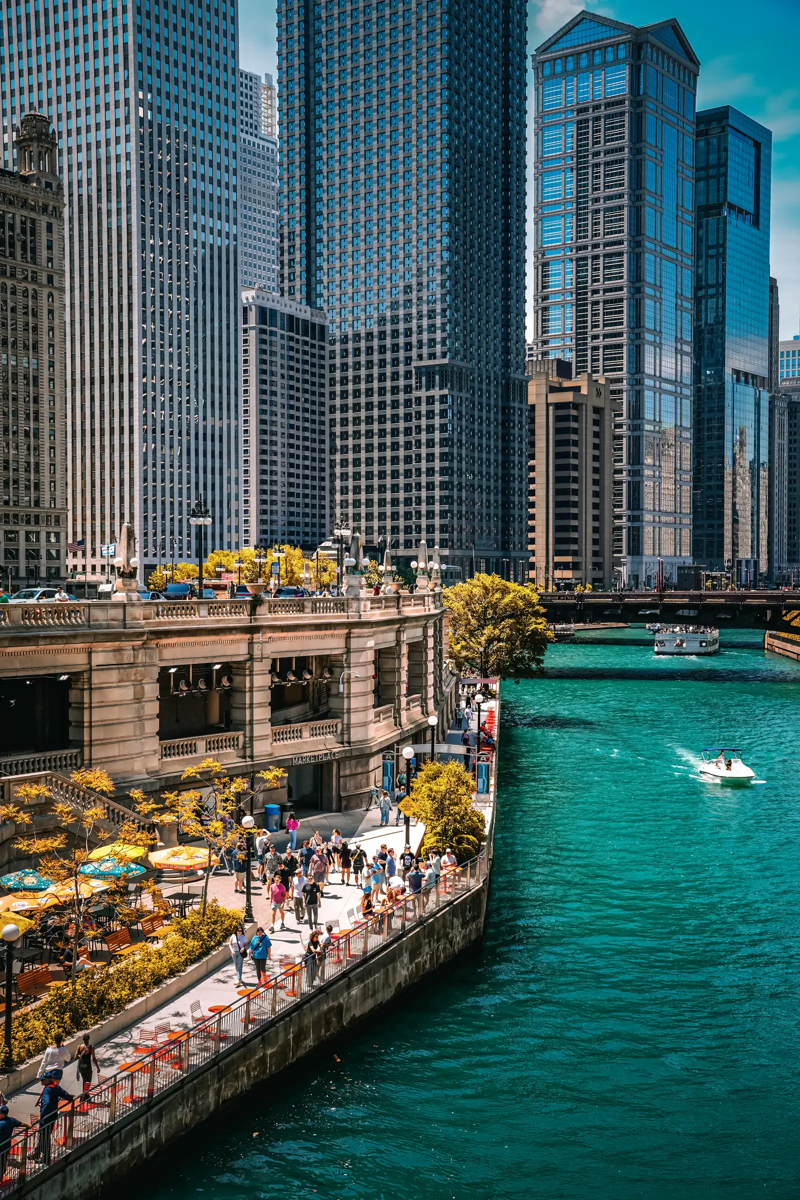 Capturing the azure essence of Chicago. Photo by Romain Charretteur.