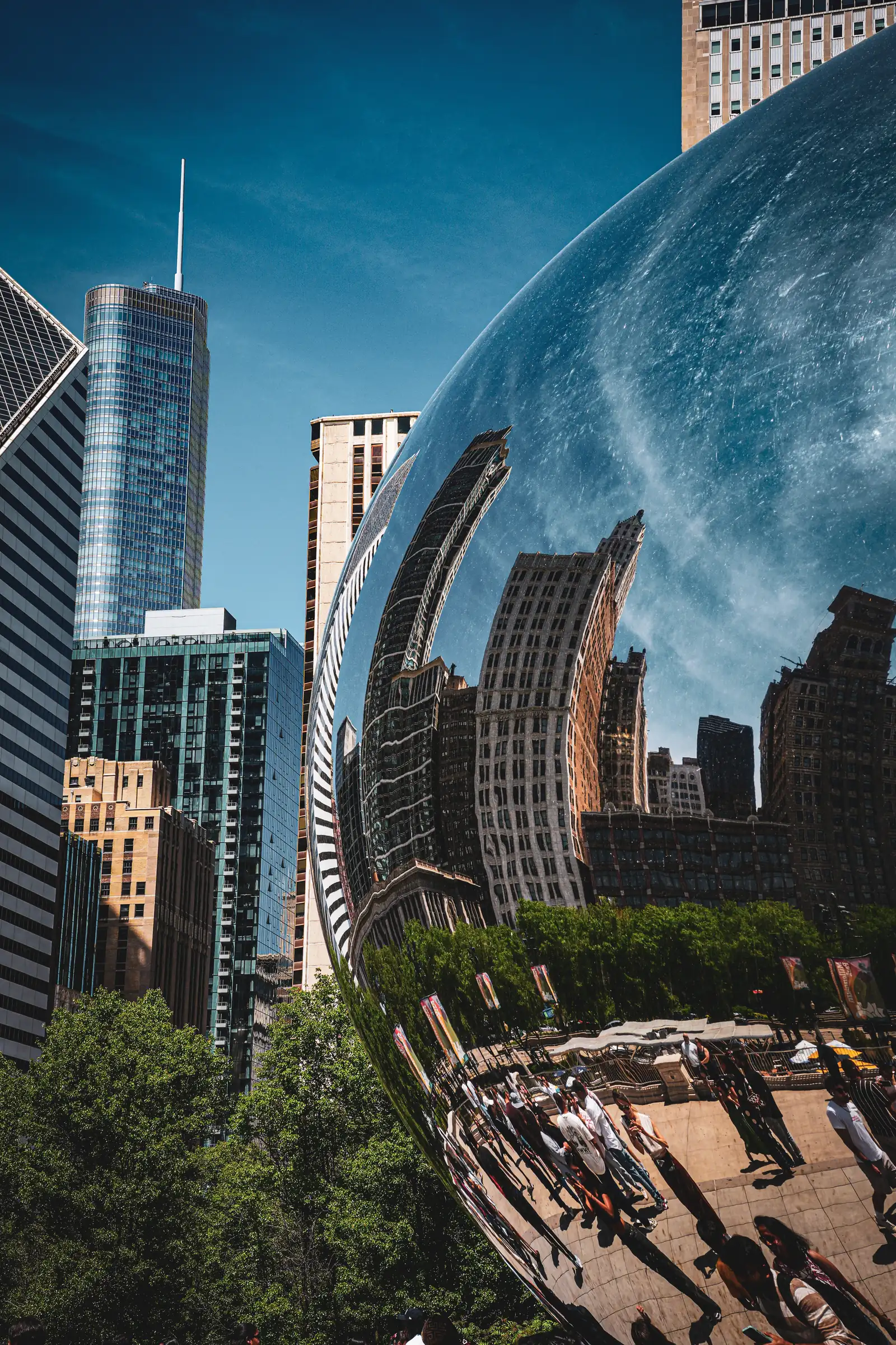 Visual exploration of Chicago, featuring a aquatic aesthetic.