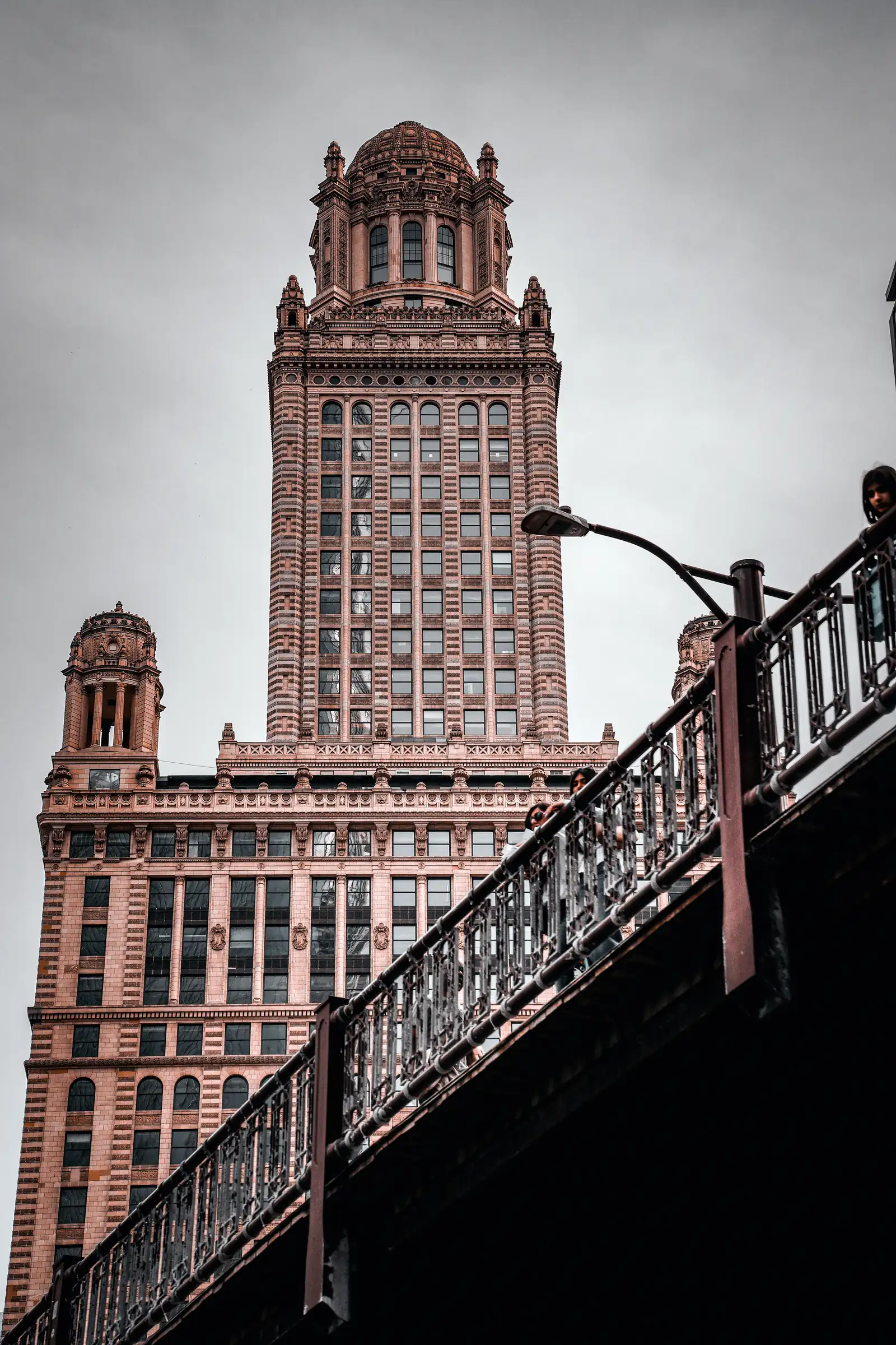 A coastal view of Chicago. artistique
