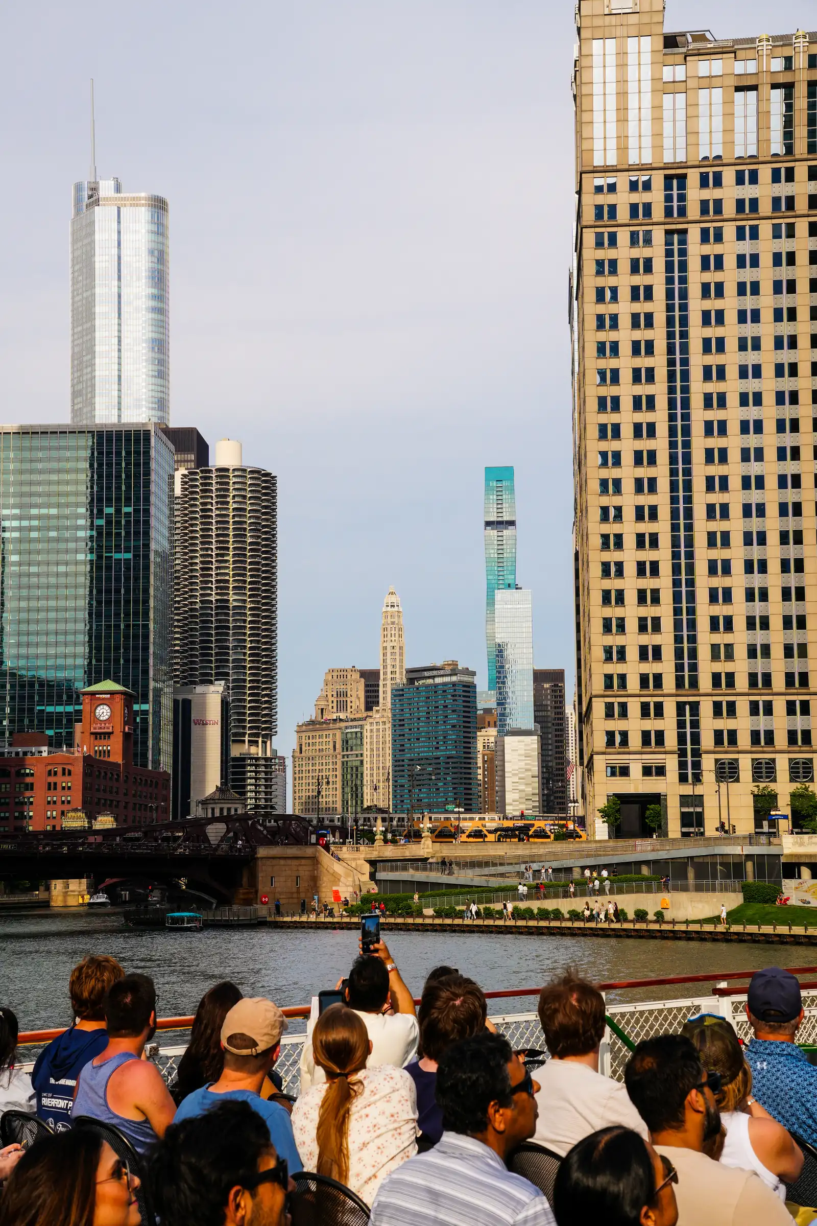 A aquatic view of Chicago. artistique