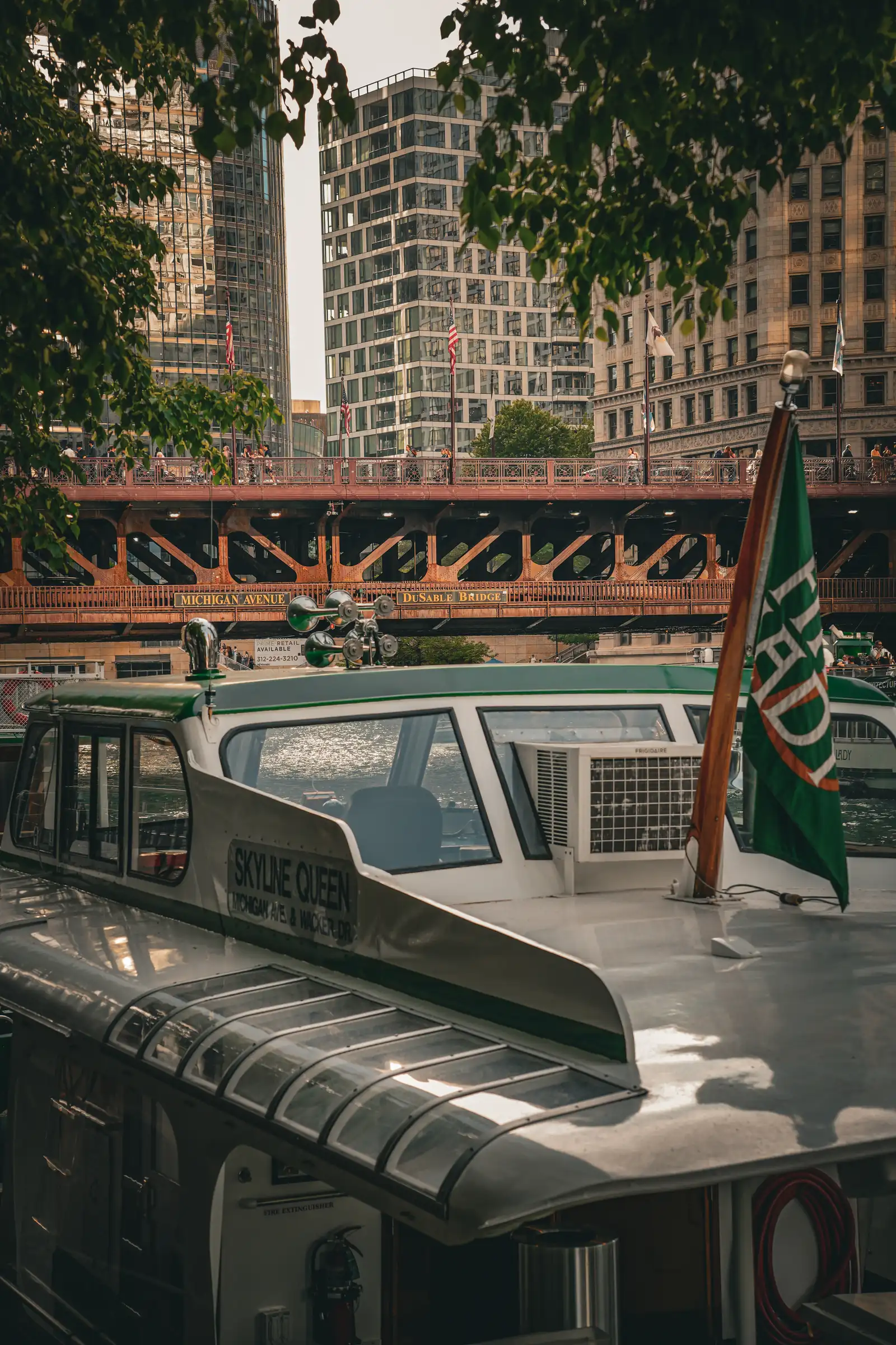 Capturing the aquatic essence of Chicago. Photo by Romain Charretteur.