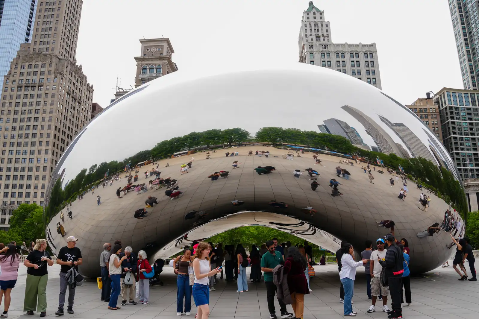 Visual exploration of Chicago, featuring a azure aesthetic.