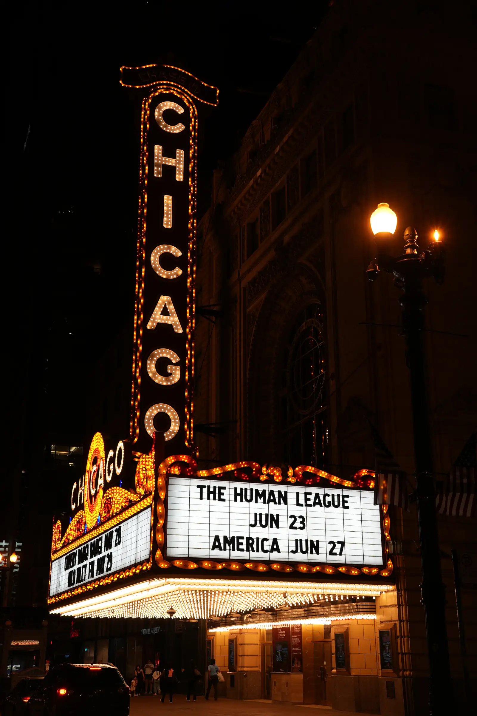 Visual exploration of Chicago, featuring a azure aesthetic.