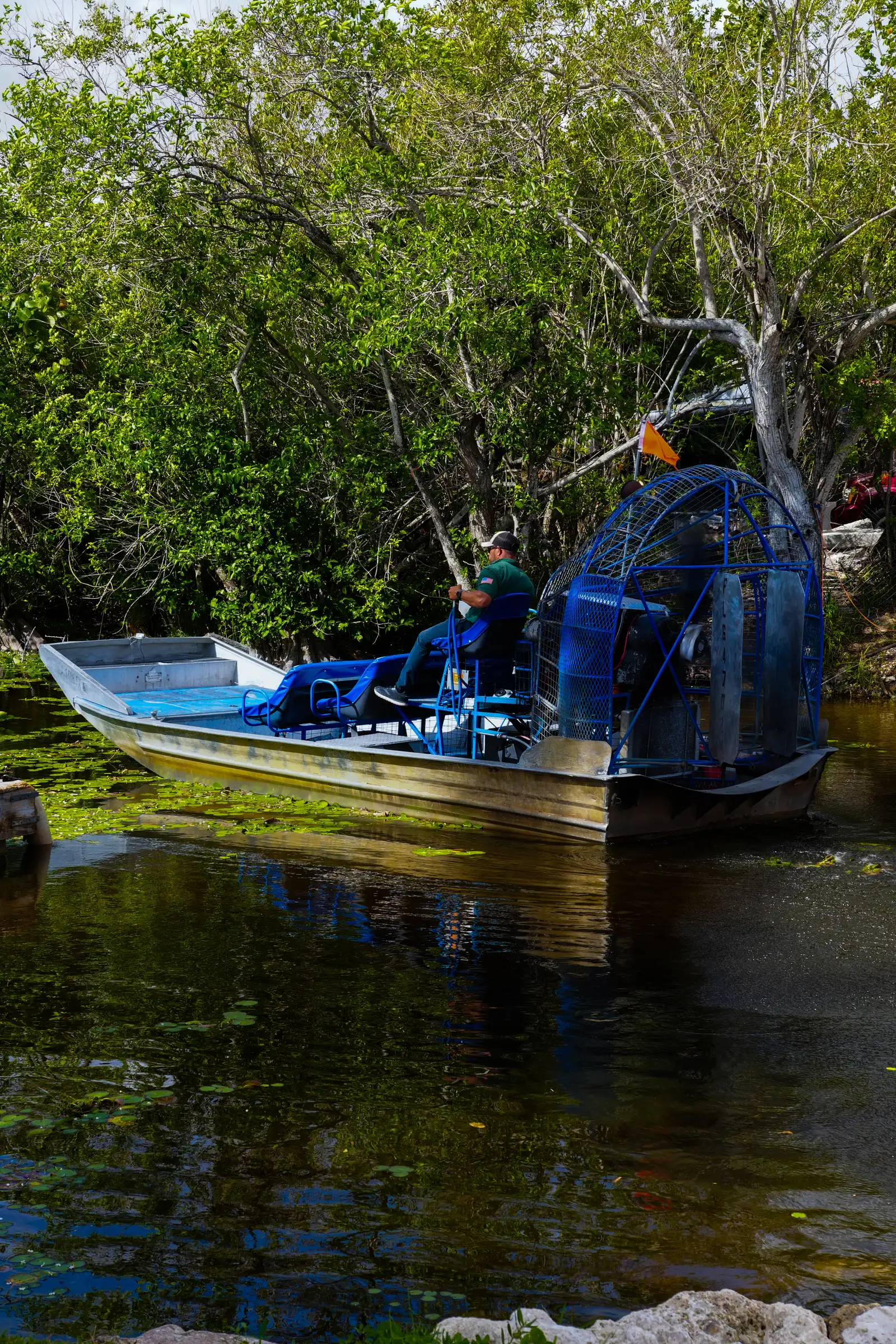 Capturing the retro essence of Everglades. Photo by Romain Charretteur.