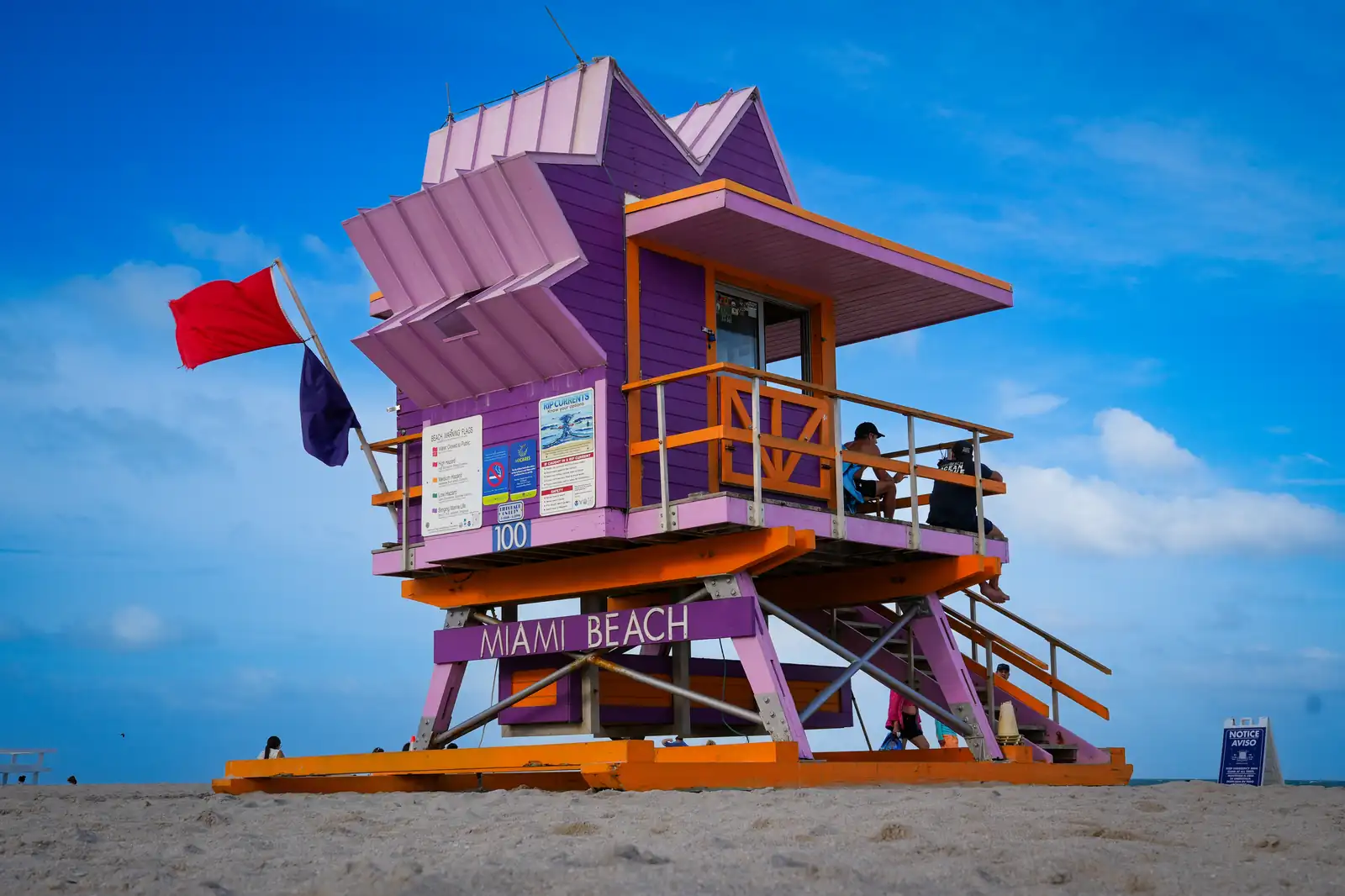 Capturing the vibrant essence of Miami. Photo by Romain Charretteur.