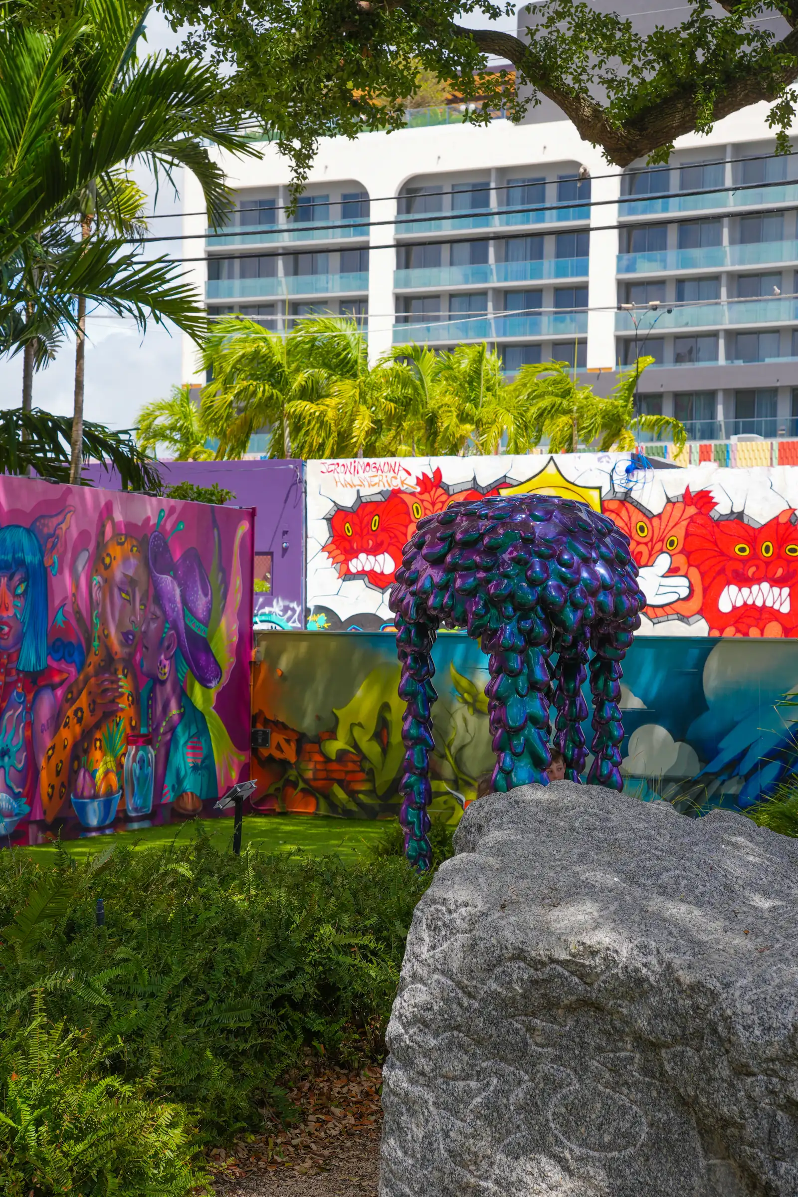 Capturing the urban essence of Miami. Photo by Romain Charretteur.
