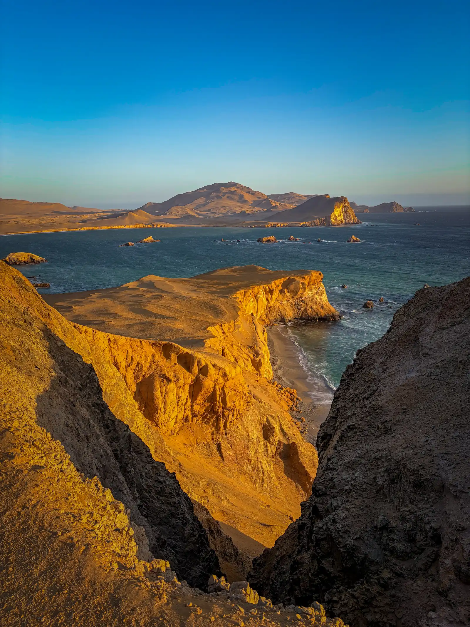Capturing the with warm tones essence of Peru. Photo by Romain Charretteur.
